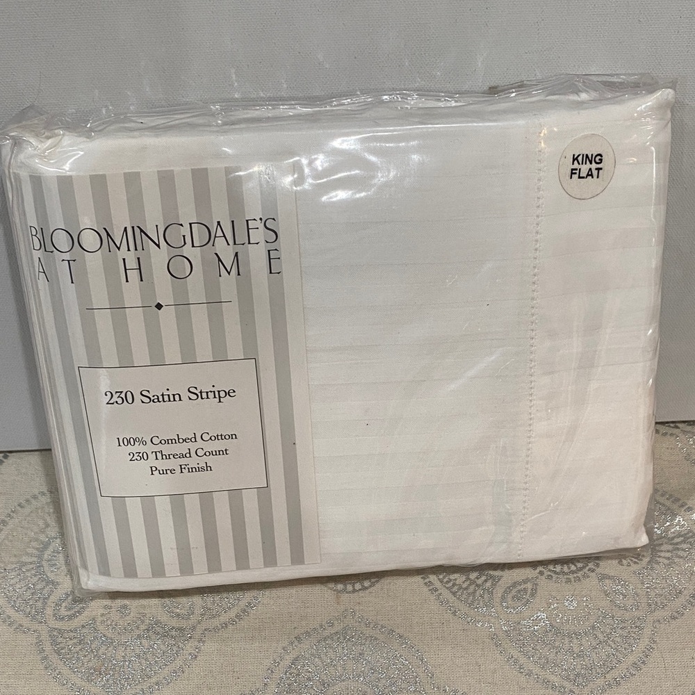 Bloomingdale's At Home 230 Satin Stripe 100% combed cotton Flat King Sheet NEW